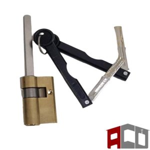 سیلندر دستگیره دیجیتال به همراه کلید اضطراری